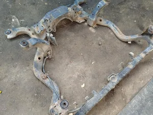 Підрамник передній Rover 75 (3)